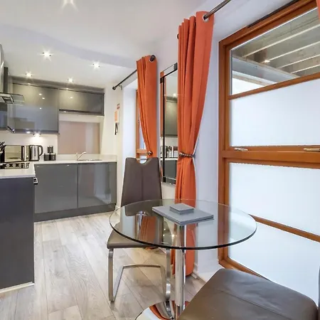 - Reubens Court