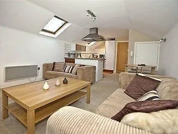 - Reubens Court Apartament
