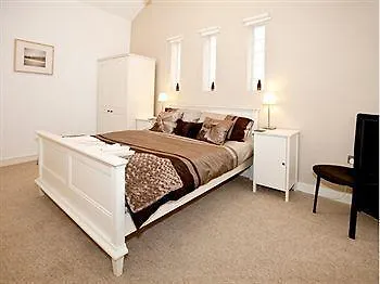 - Reubens Court *