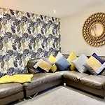 Apartment - Reubens Court *