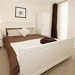 - Reubens Court *