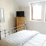- Reubens Court Apartment