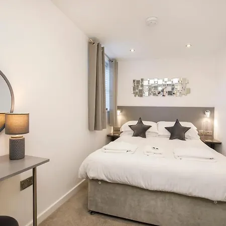 - Reubens Court Apartament York