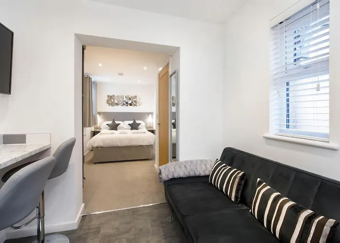 - Reubens Court Apartment