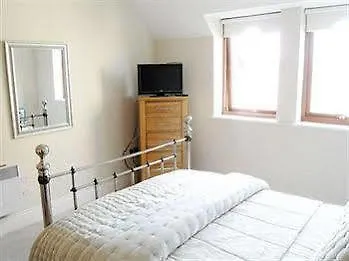 - Reubens Court Apartment